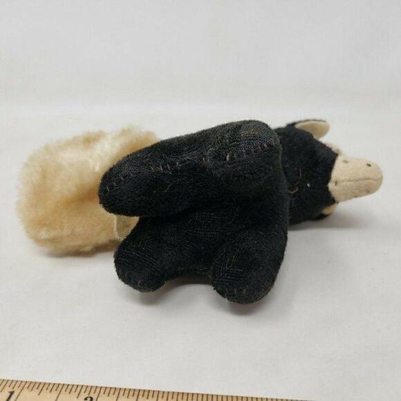 VINTAGE JAPAN PLUSH PRIZE BLACK WHITE SKUNK ANIMAL TOY DOLL PLASTIC EYES - Picture 6 of 6